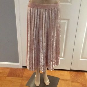 Crushed velvet pleated skirt